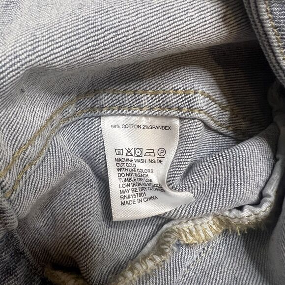Lauriebelles Chelsea DeBoer by Lily & Lottie Light Wash Jean Jacket Size Small - Picture 9 of 11